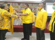 “Drama Politik Papua Tengah: Eltinus Omaleng daftar Cagub sehabis Sidang Korupsi!”